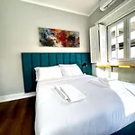 Relax And Explore And Alojamento de Acomodação e Pequeno-almoço Lisboa