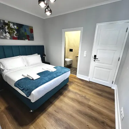 Relax And Explore And Bed & Breakfast