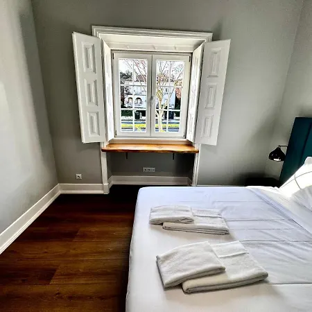 Relax And Explore And Bed and breakfast