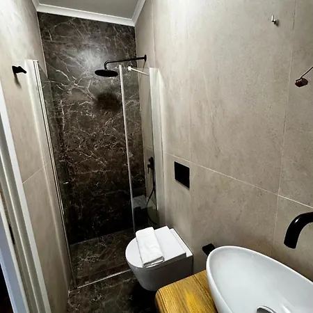 Relax And Explore And * Lisboa