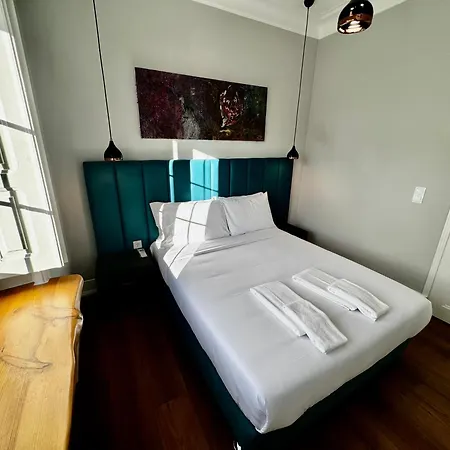 Bed & Breakfast Relax And Explore And Lisbon
