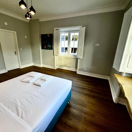 Relax And Explore And Bed and breakfast Lisboa