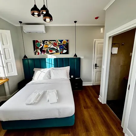 Relax And Explore And Bed and breakfast