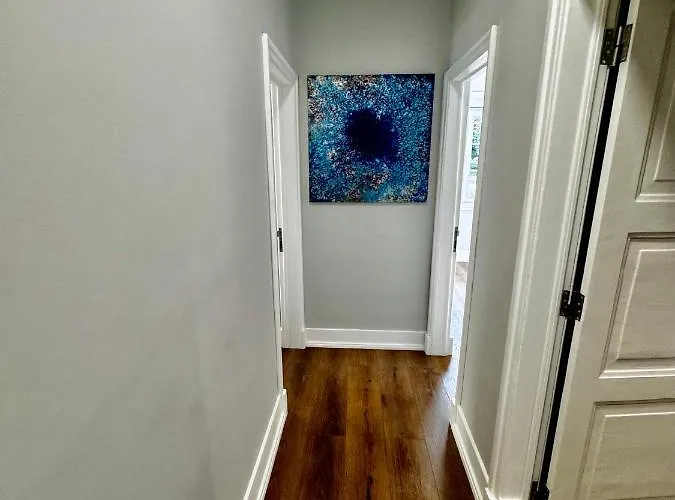 Relax And Explore And Bed & Breakfast