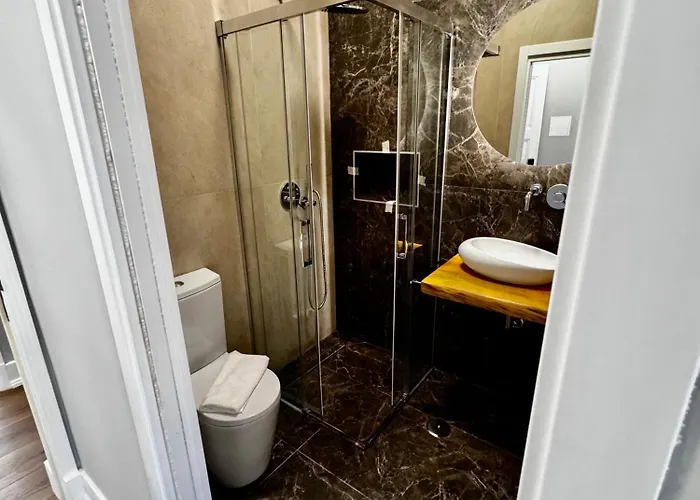 Relax And Explore And Lissabon