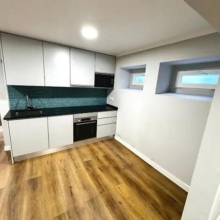 Relax And Explore And * Лісабон