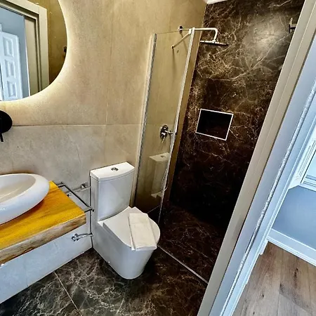 Relax And Explore And Готель типу 