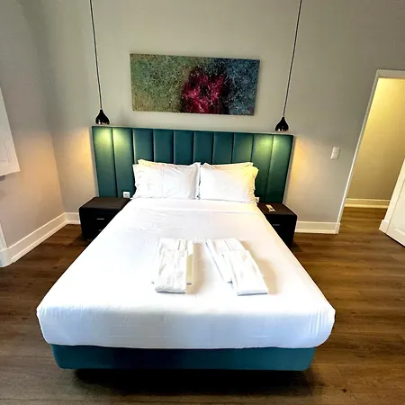 Relax And Explore And * Лісабон