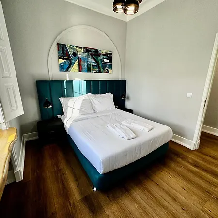 Relax And Explore And Лісабон